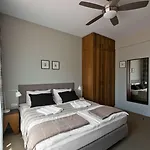 Lejlighed Visit And *